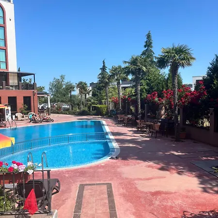 215 Chateau Del Marino Апартаменты